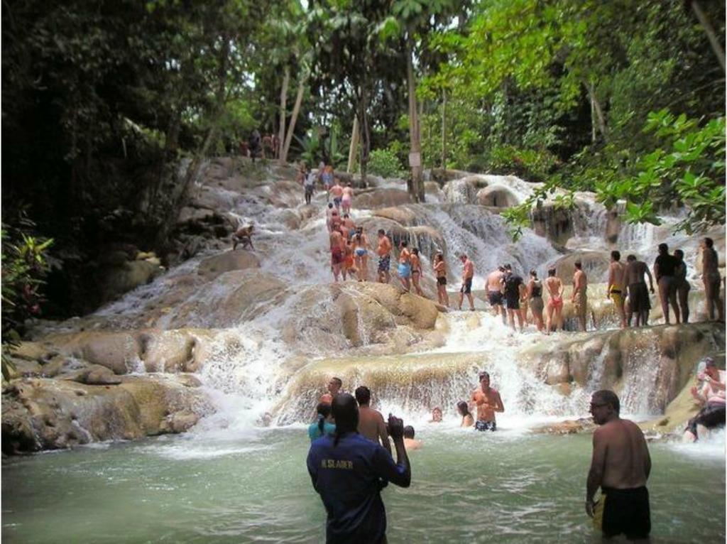 Fisherman'S Point Beach-Front Condomania Ocho Rios Exterior foto